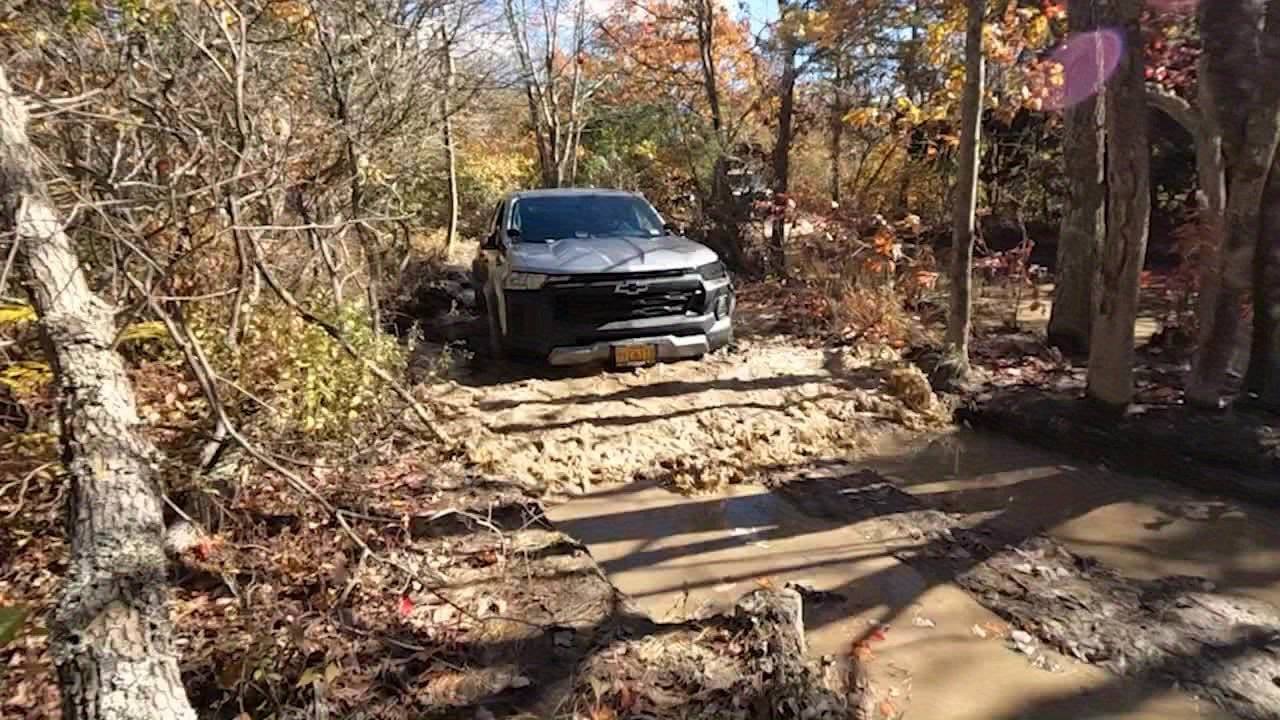 NOVSIGHT 6ft x 6ft Waterproof Retractable Vehicle Awning for Jeep/SUV/Truck - Durable 420D Oxford Cloth, Quick Installation, Mountain Print, Ideal for Camping & Outdoor Adventures